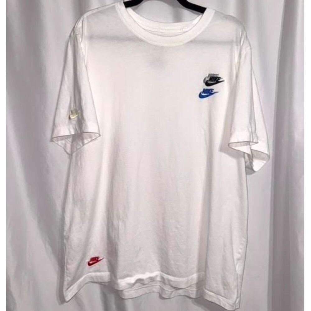 Nike NSW Club Essentials Futura Embroidered Stacked Logo Tee Men's XXL | Comfy